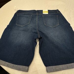 Old Navy Curvy Fit Denim Shorts